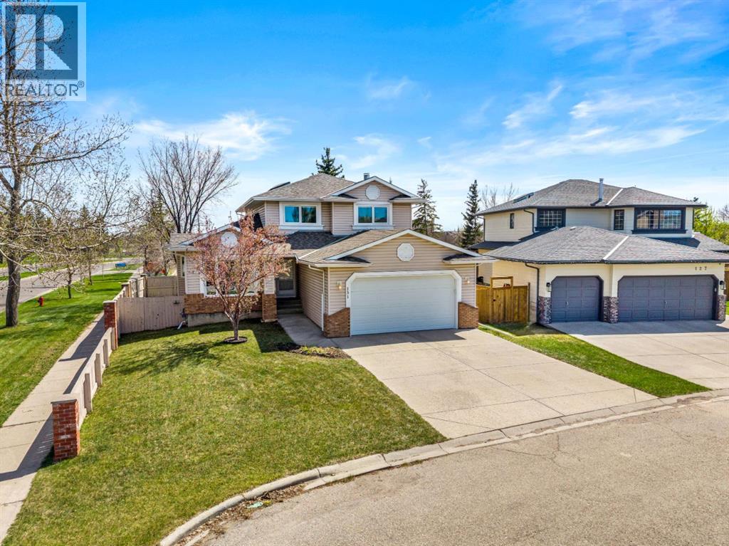 131 Lake Simcoe Court SE