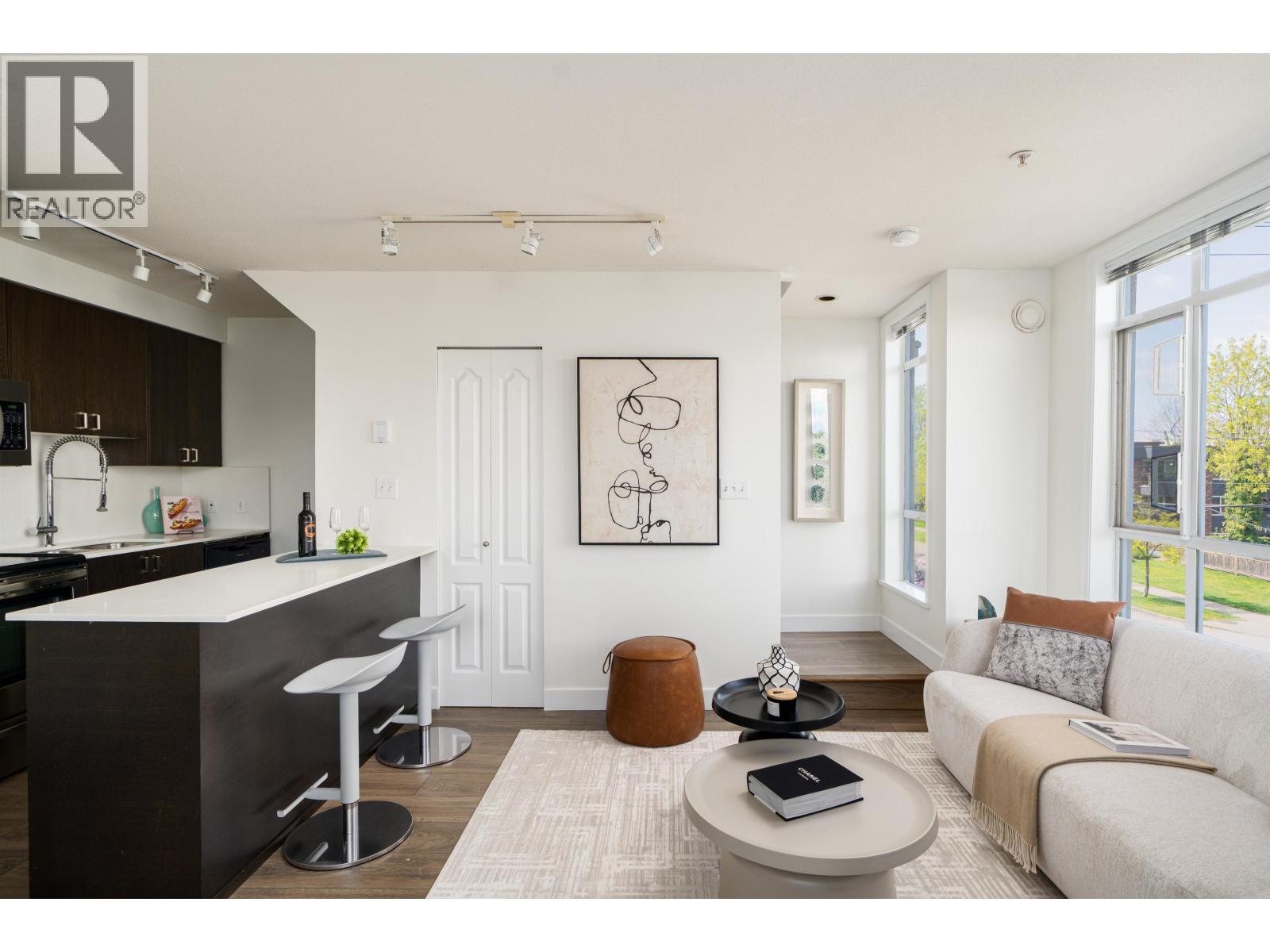 206 2190 W 5TH AVENUE