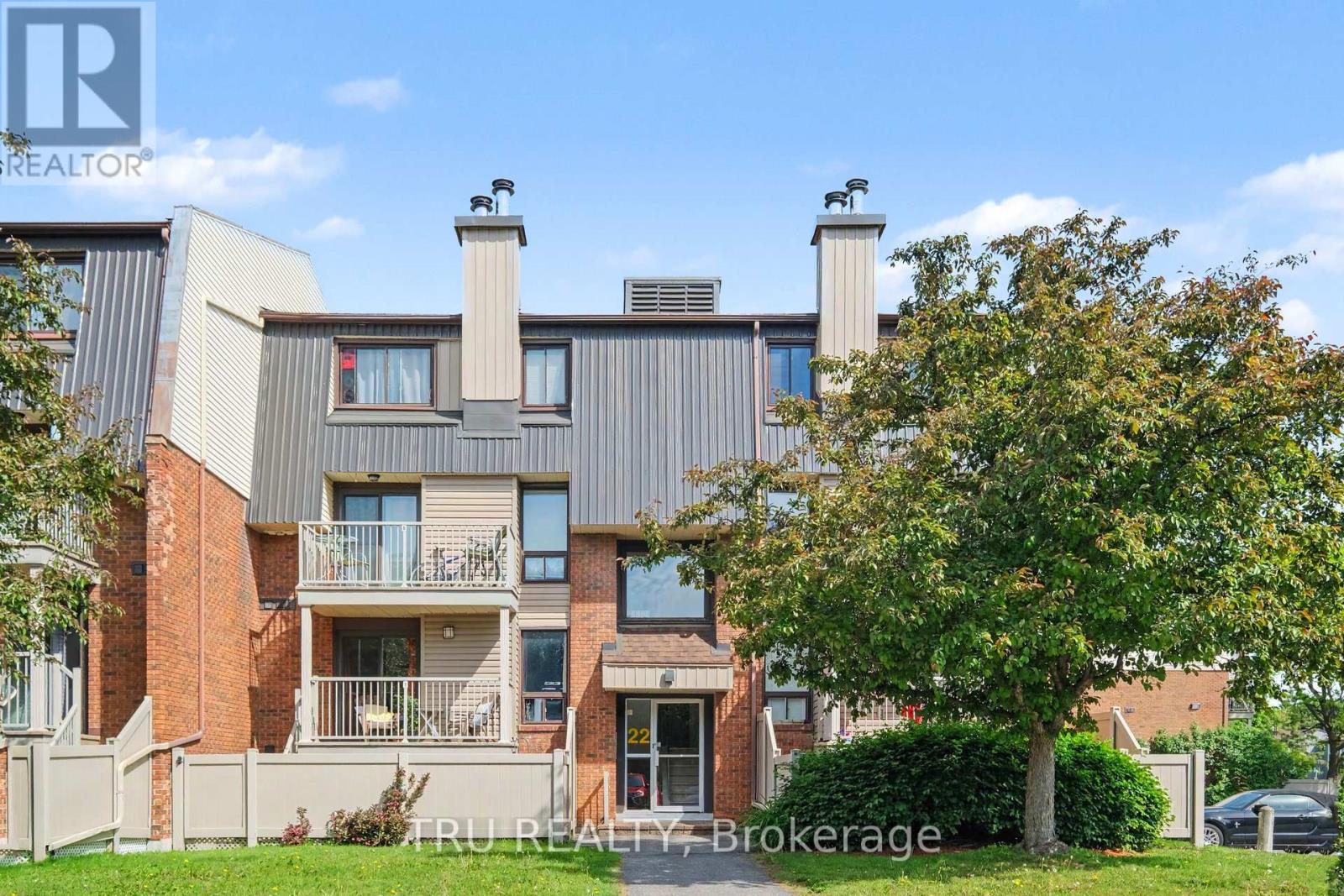 8 - 22 SWEETBRIAR CIRCLE