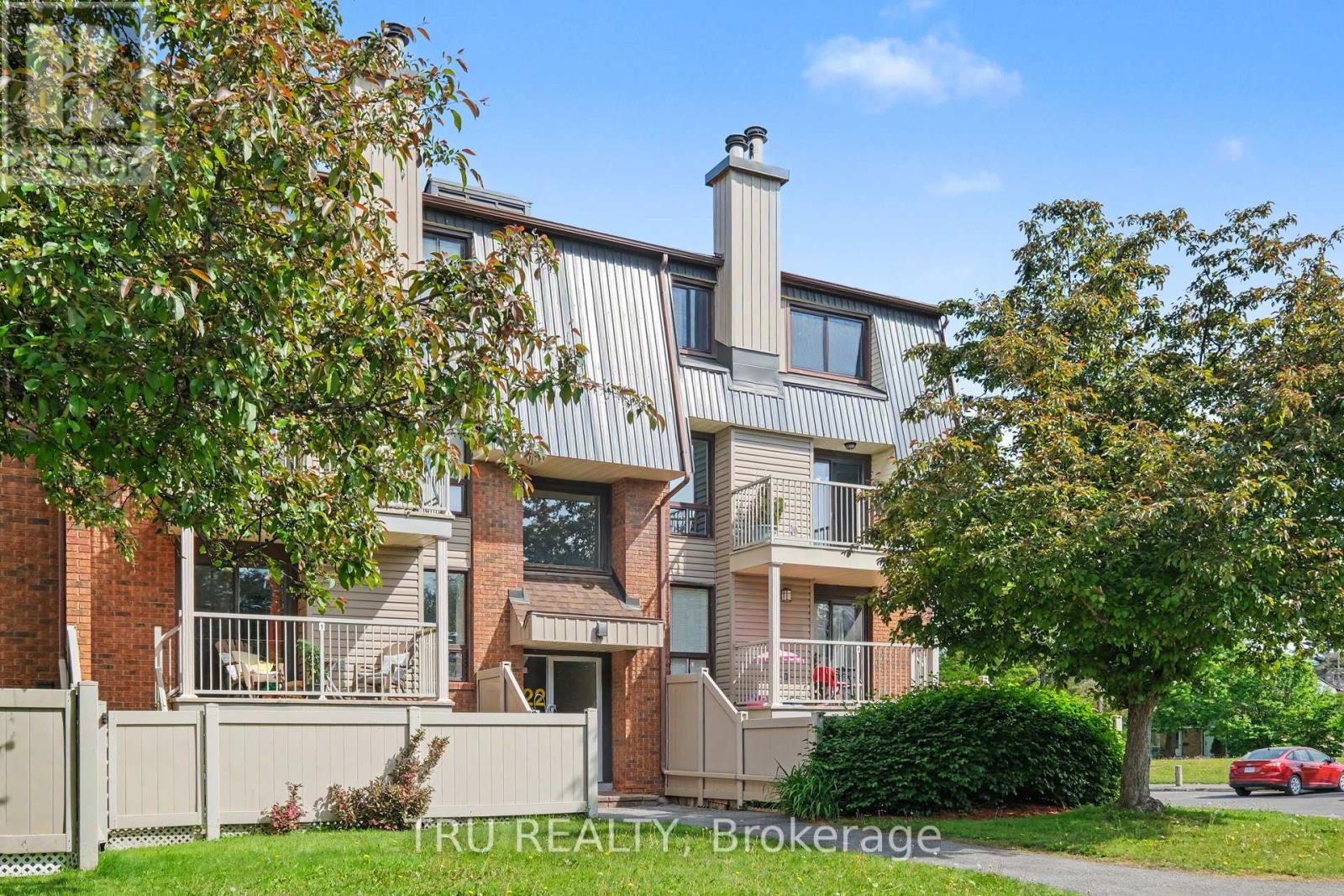 8 - 22 SWEETBRIAR CIRCLE