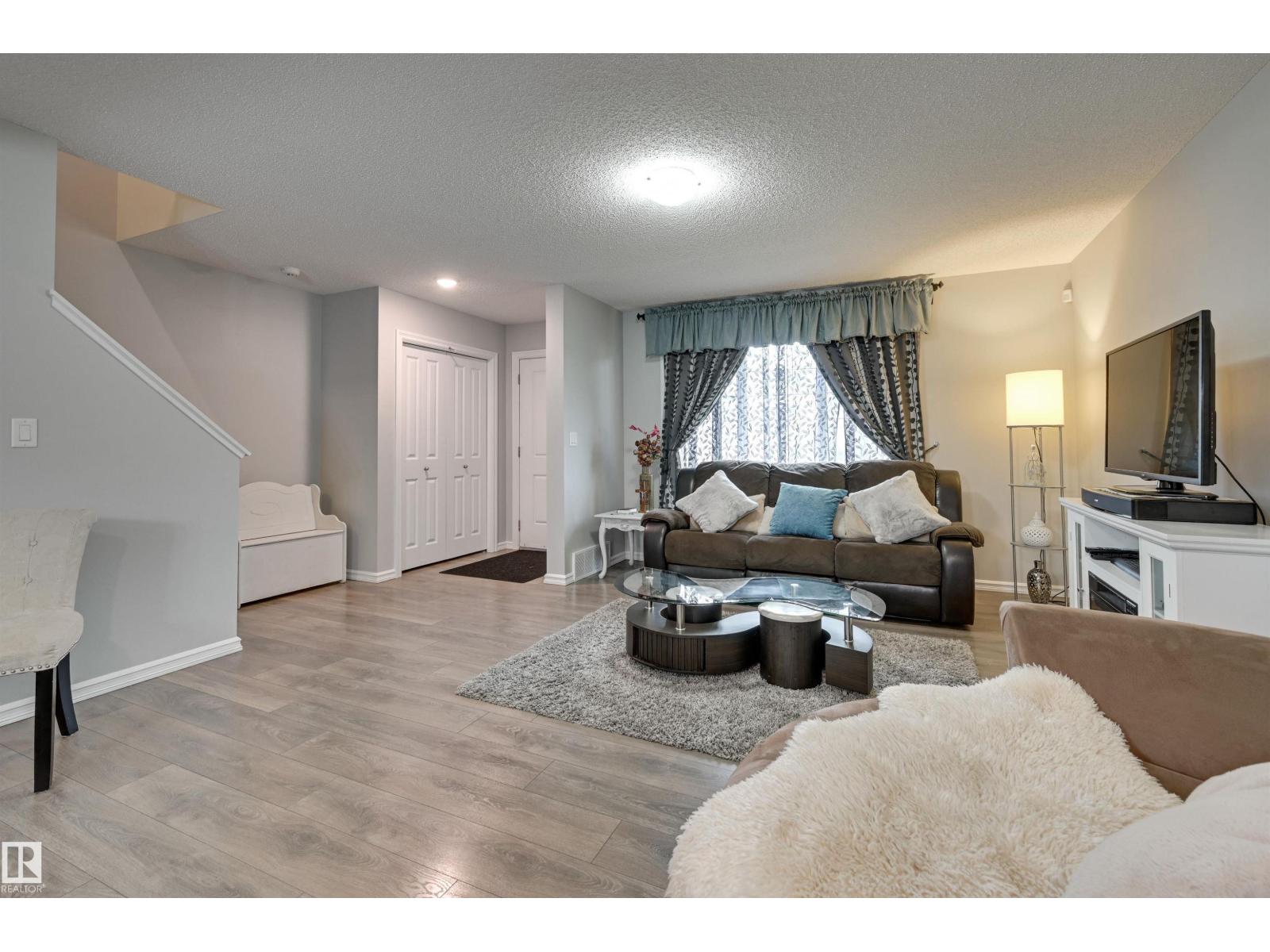 2511 20 AV NW