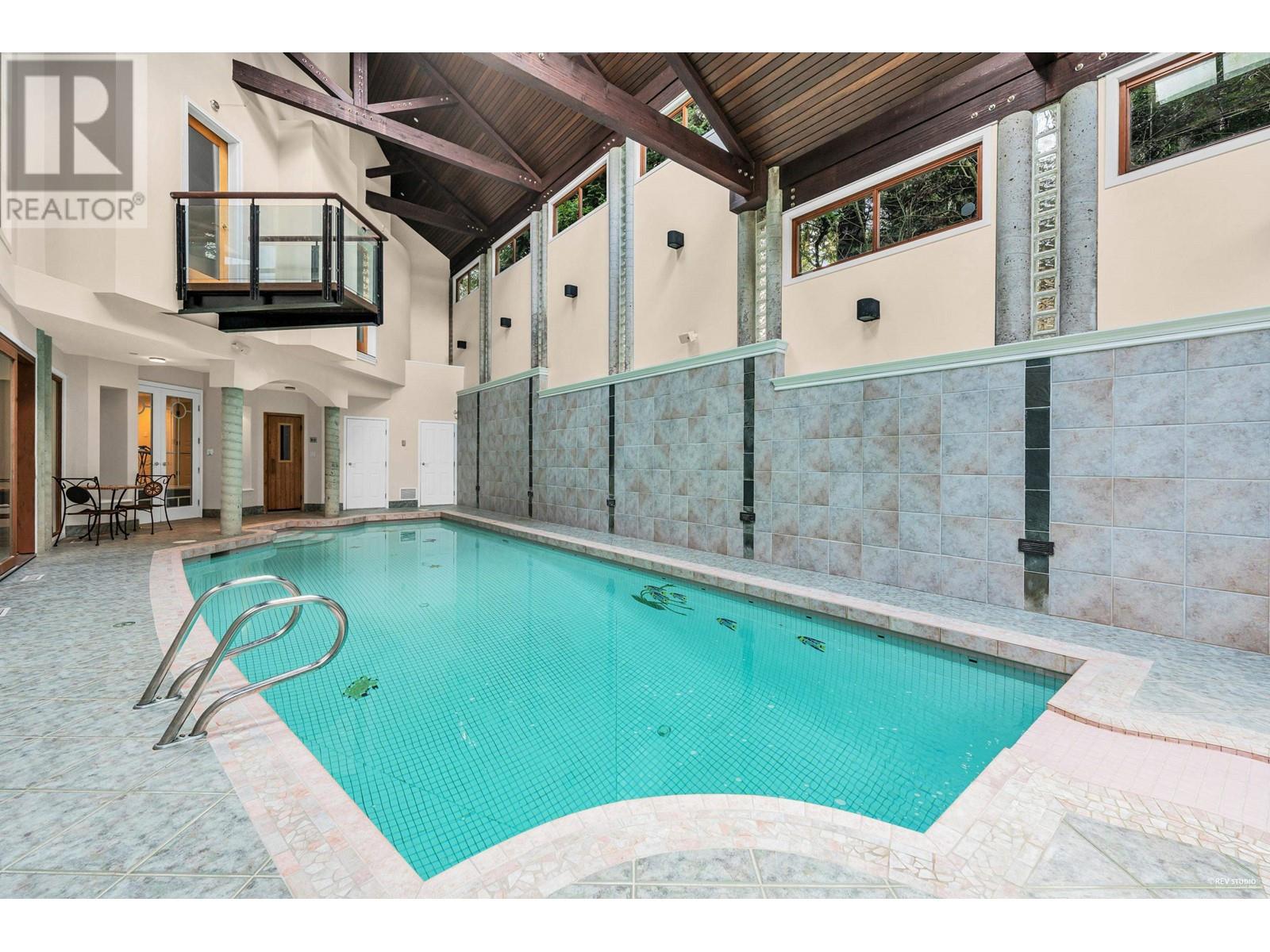 3489 PINE CRESCENT