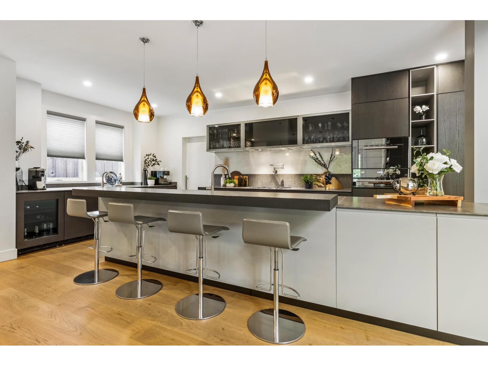 1857 AGASSIZ AVENUE|Agassiz