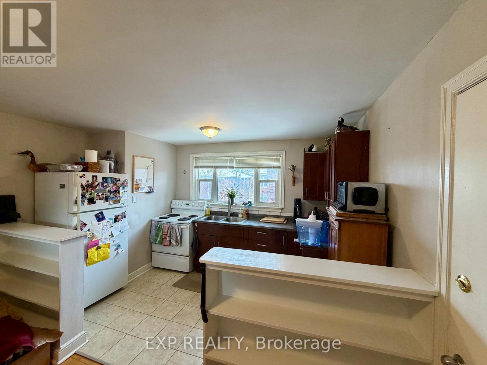 5 - 725 MELBOURNE AVENUE