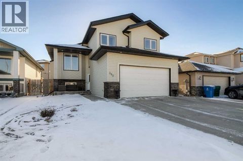 380 Grizzly Crescent N Lethbridge AB T1H4E6