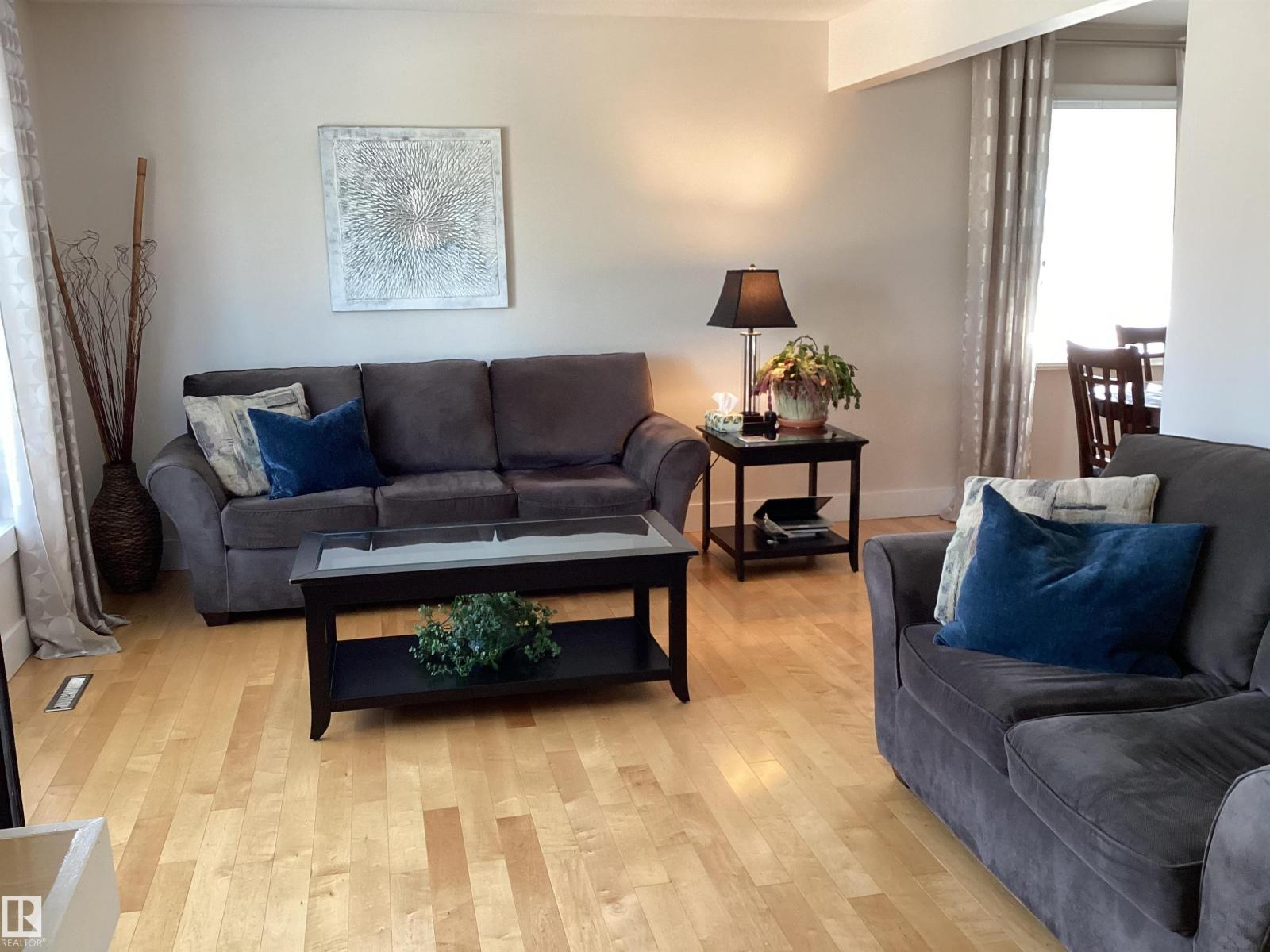 15627 83 AV NW