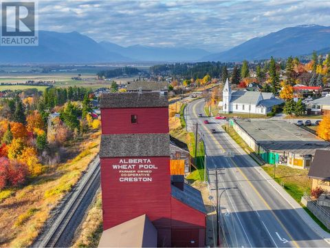 801 VANCOUVER Street Creston BC V0B1G0