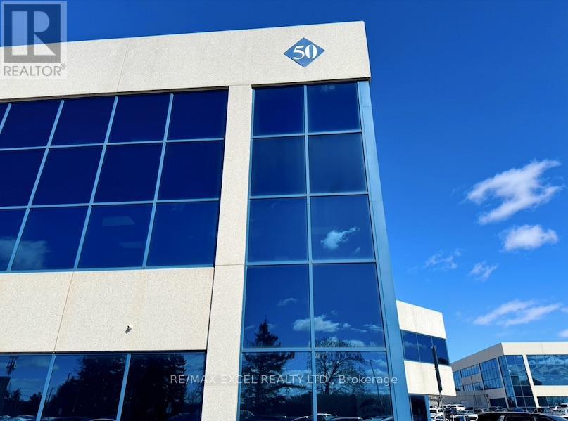 305 - 50 ACADIA AVENUE