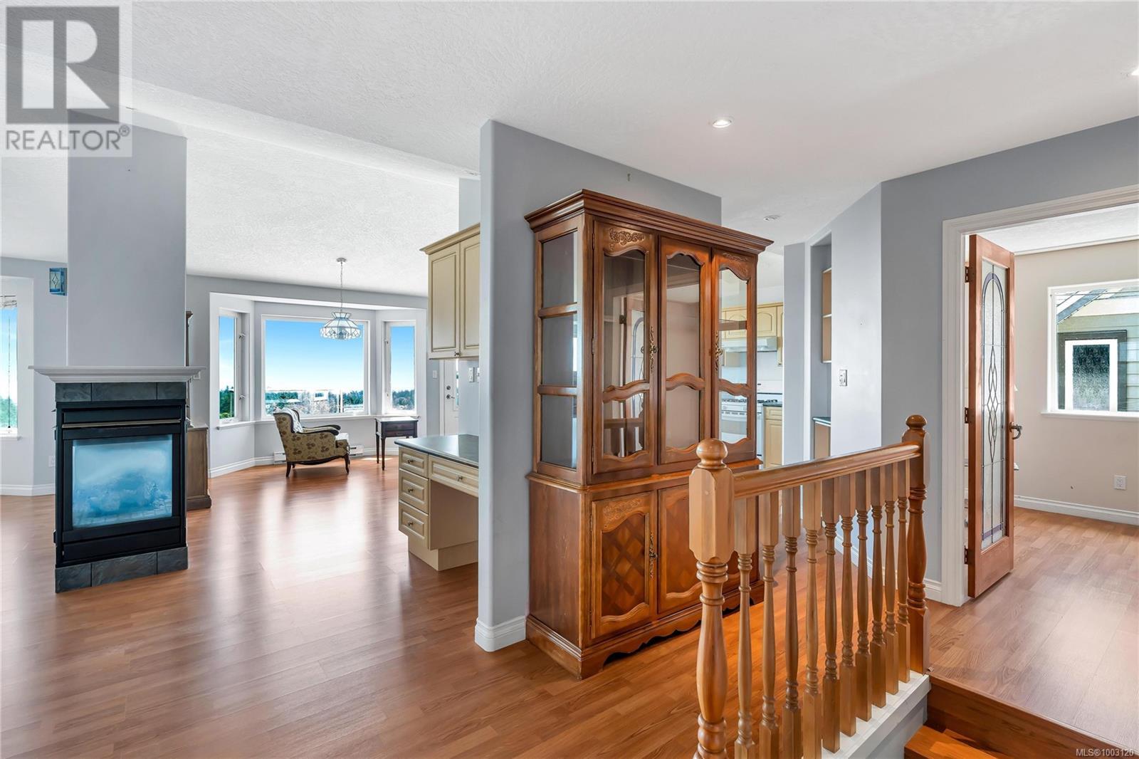3352 Ravenwood Rd