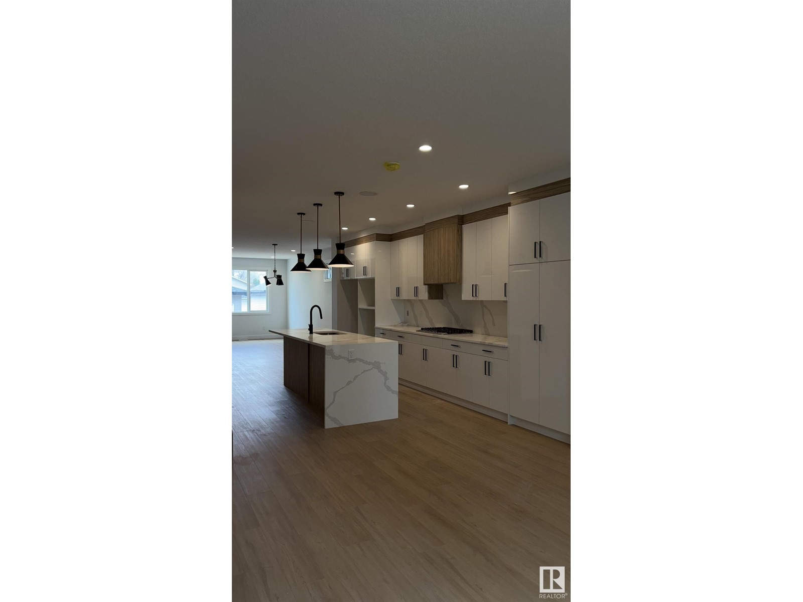 11138 126 ST E NW
