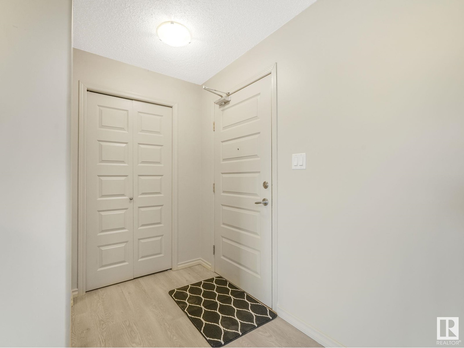 #204 646 MCALLISTER LO SW