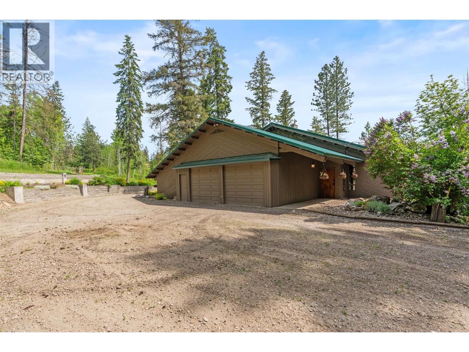 1099 Enderby Mabel Lake Road