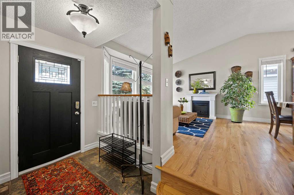 98 Sunvista Close SE