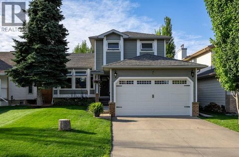 98 Sunvista Close SE Calgary AB T2X2S2