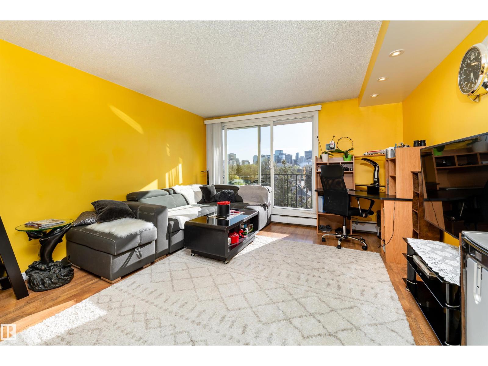 #604 9028 JASPER AV NW