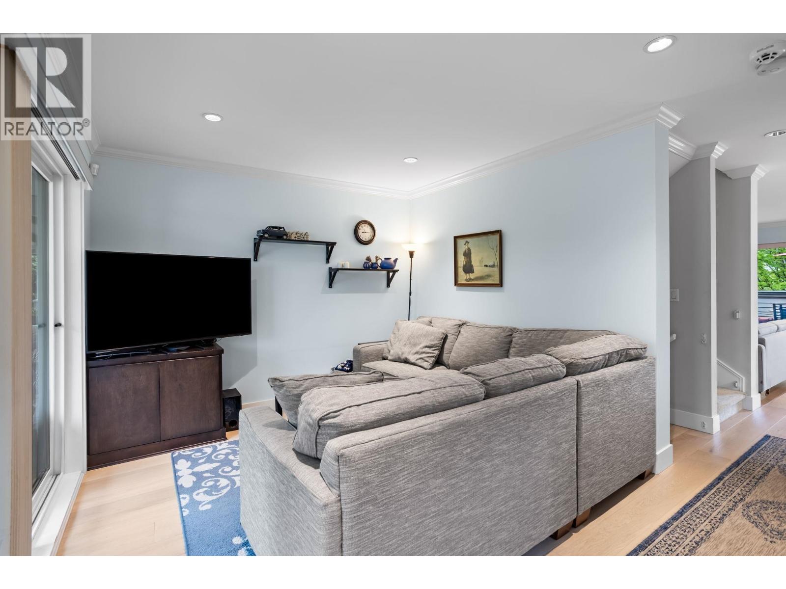 1121 ST. ANDREWS AVENUE