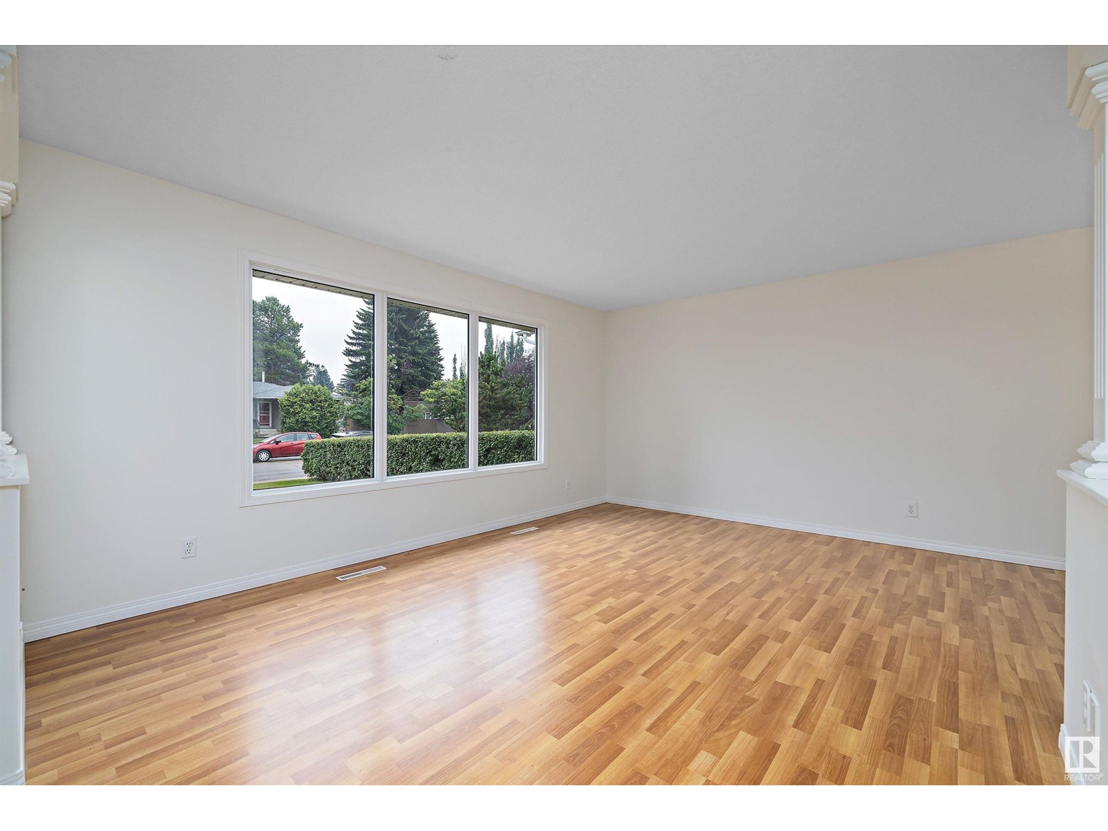 3824 110 ST NW