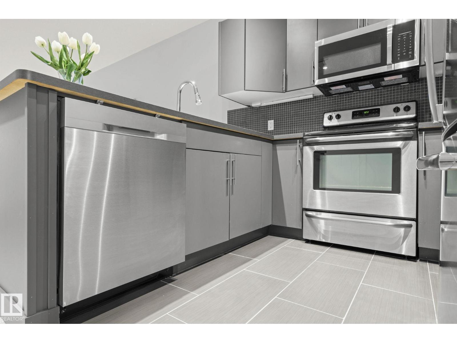 #306 10611 117 ST NW