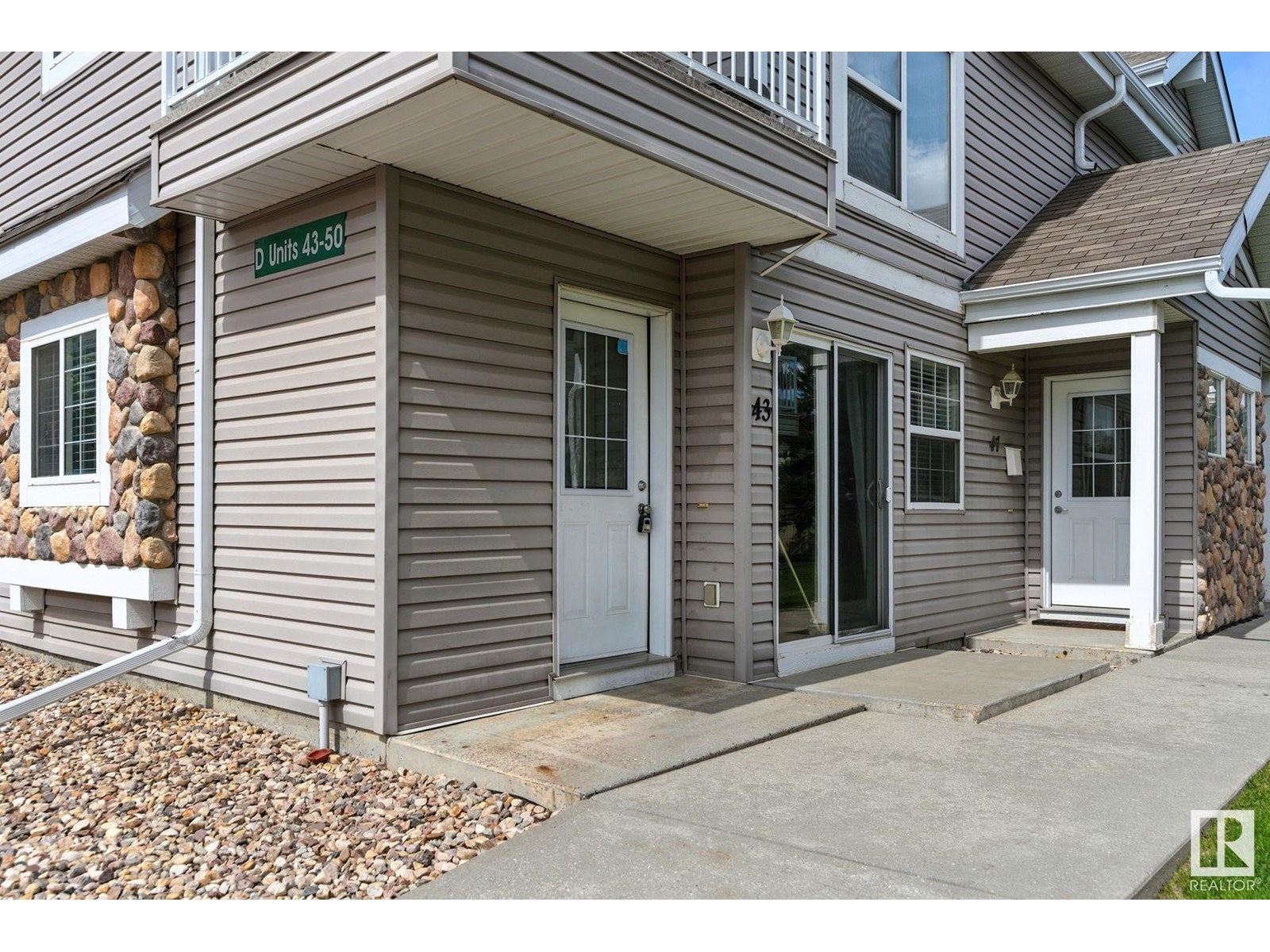 #43 150 EDWARDS DR SW