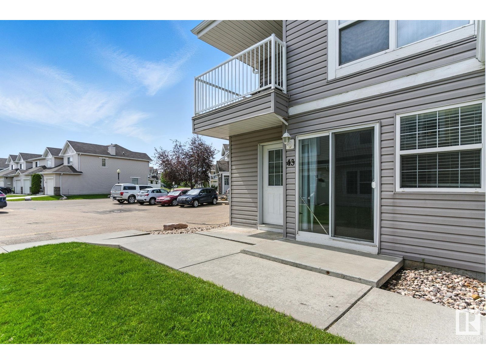 #43 150 EDWARDS DR SW