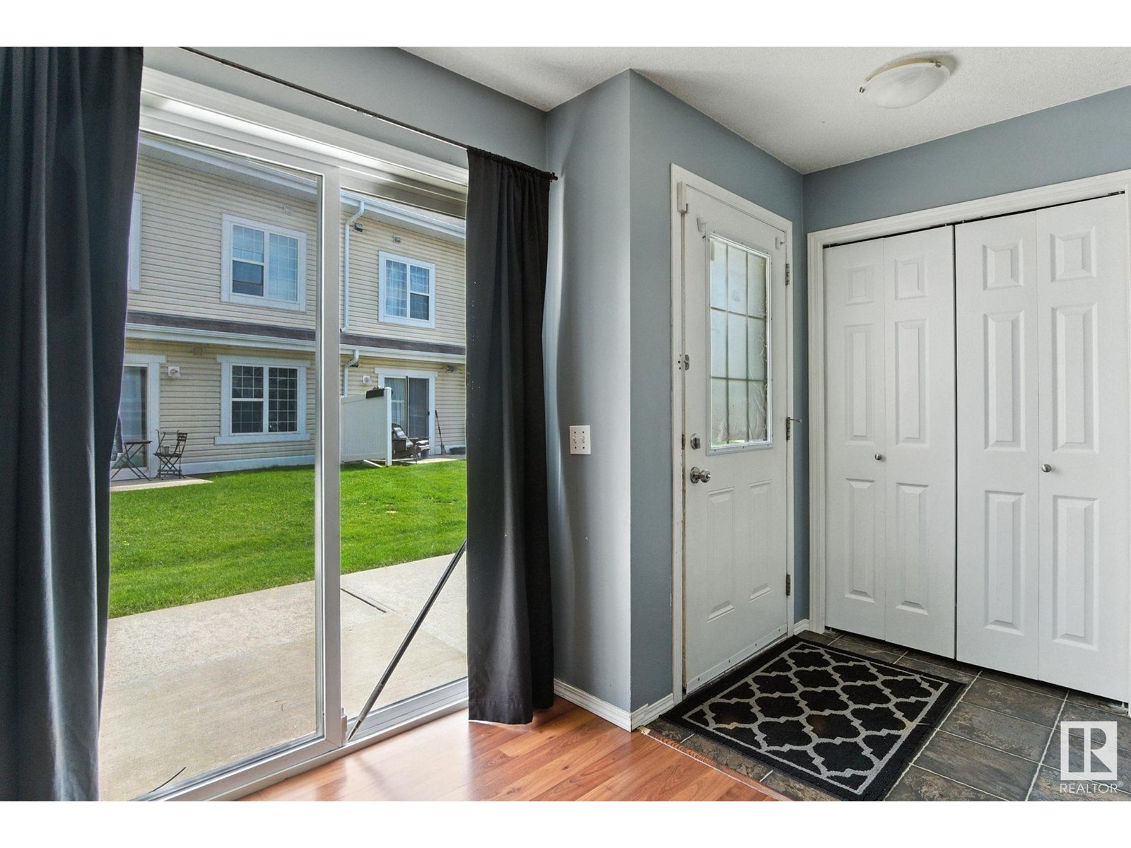 #43 150 EDWARDS DR SW