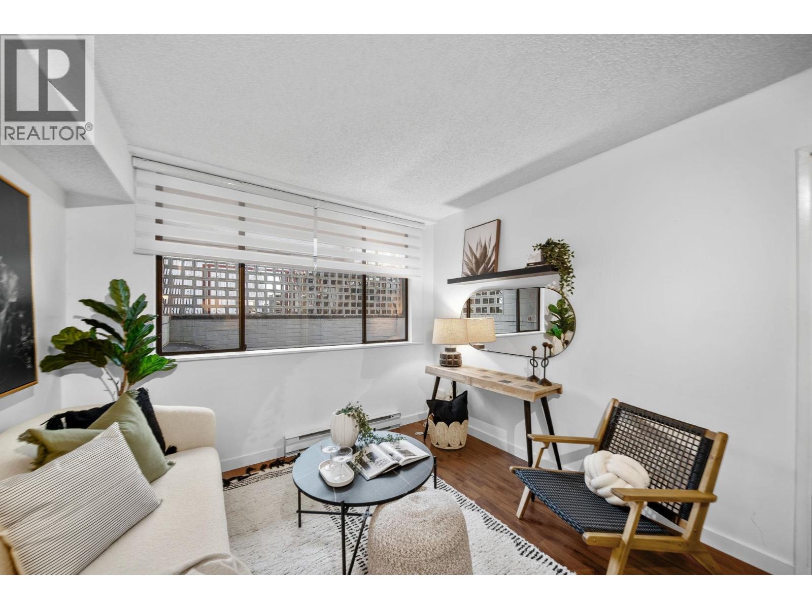 201 1270 ROBSON STREET
