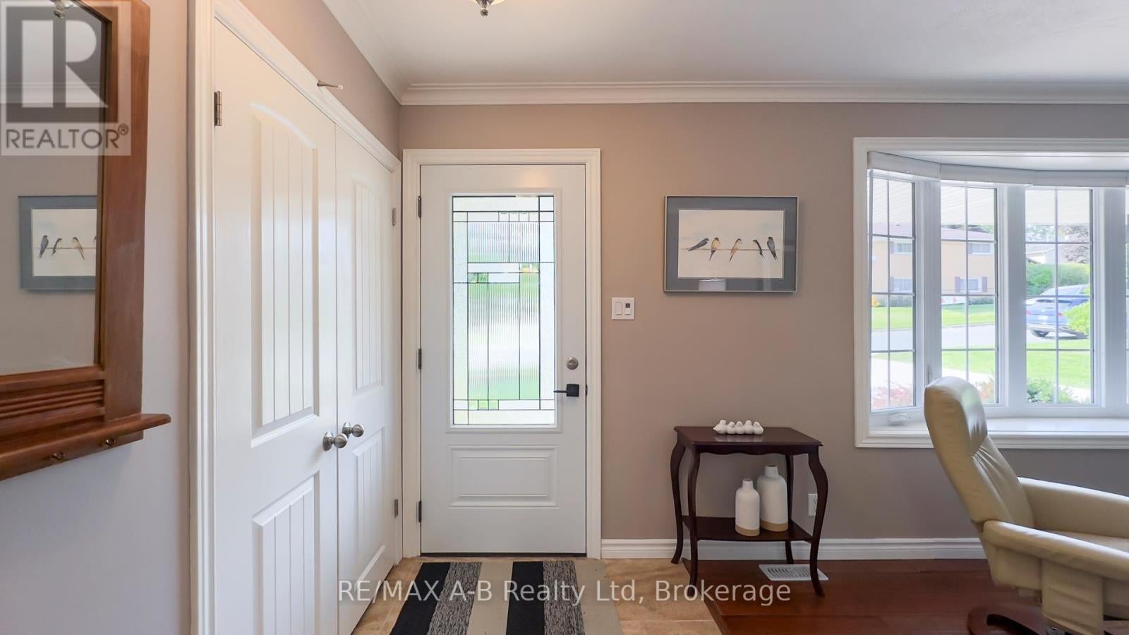43 WIDDER STREET W