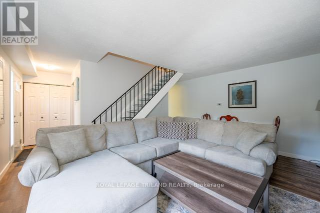 104 - 70 FIDDLERS GREEN ROAD