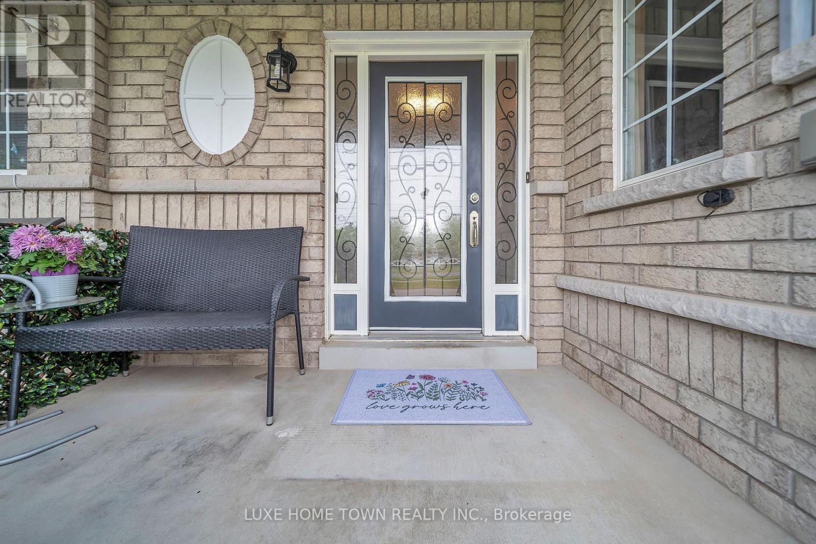 615 WILLMOTT CRESCENT