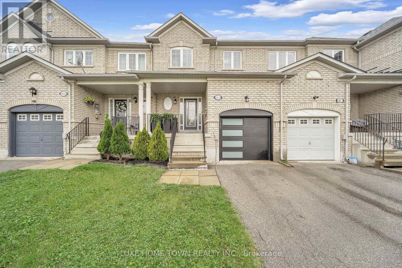615 WILLMOTT CRESCENT