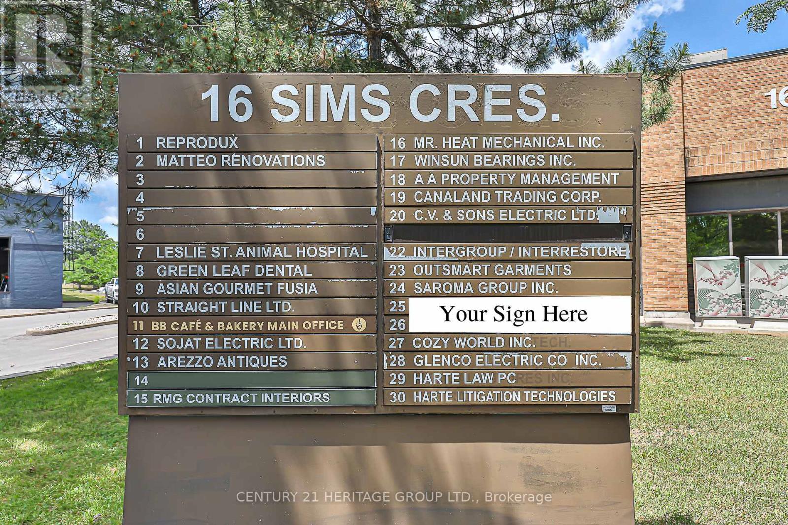 26 - 16 SIMS CRESCENT