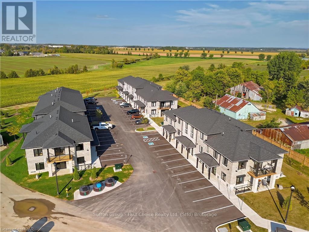 UNIT 35 - 3202 VIVIAN LINE