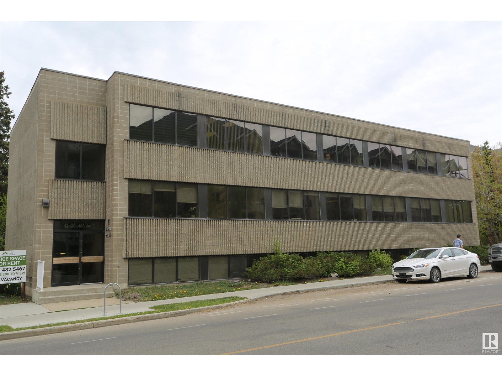 12120 106 AV NW