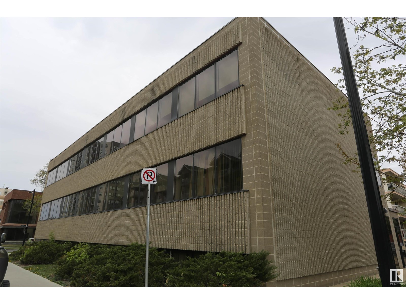 12120 106 AV NW