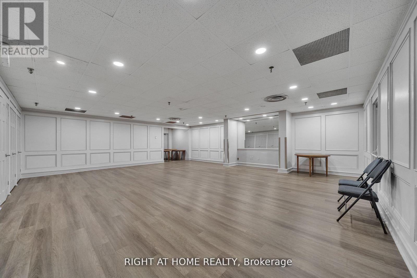 1415 - 260 SENECA HILL DRIVE