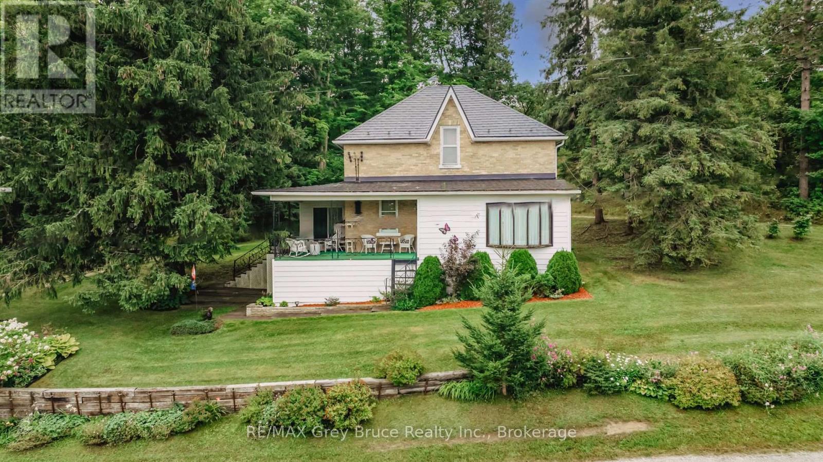 500064 GREY ROAD 12
