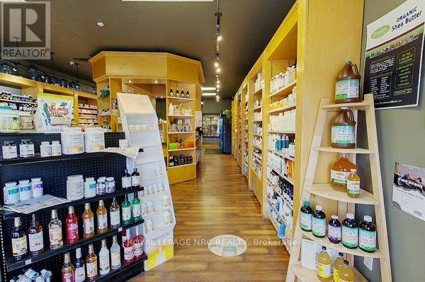 101 CLARENCE STREET W