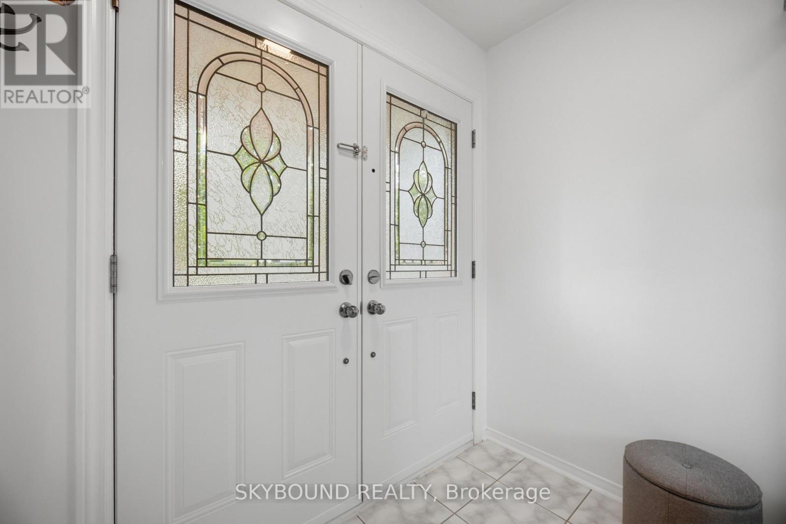 3906 ZENITH COURT
