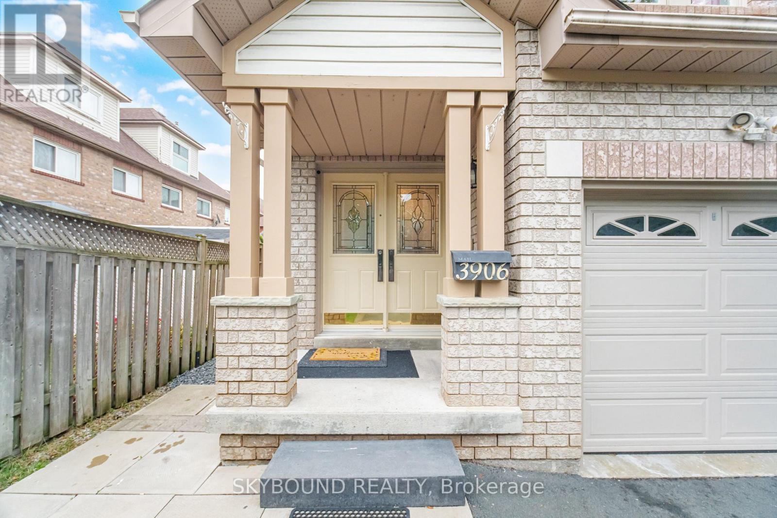 3906 ZENITH COURT