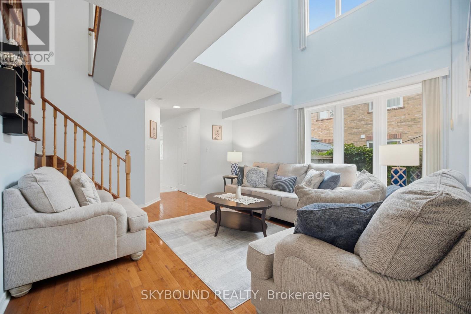 3906 ZENITH COURT
