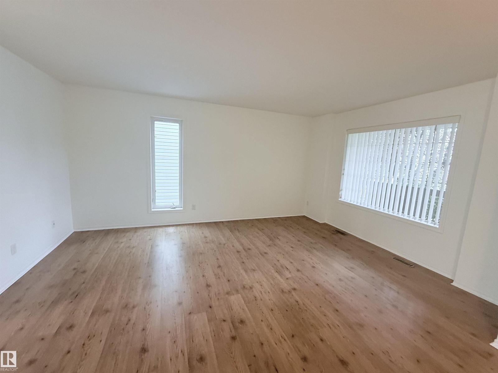 1920 37 AV NW