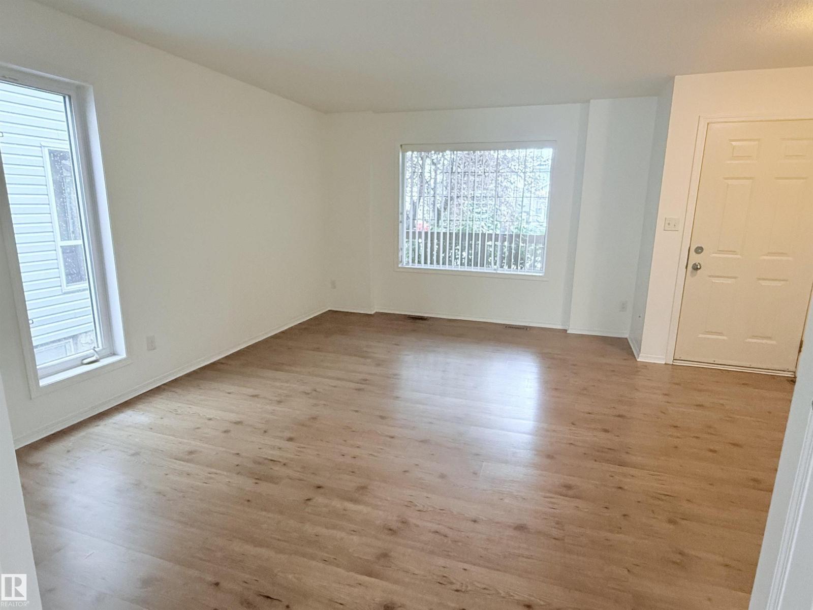1920 37 AV NW