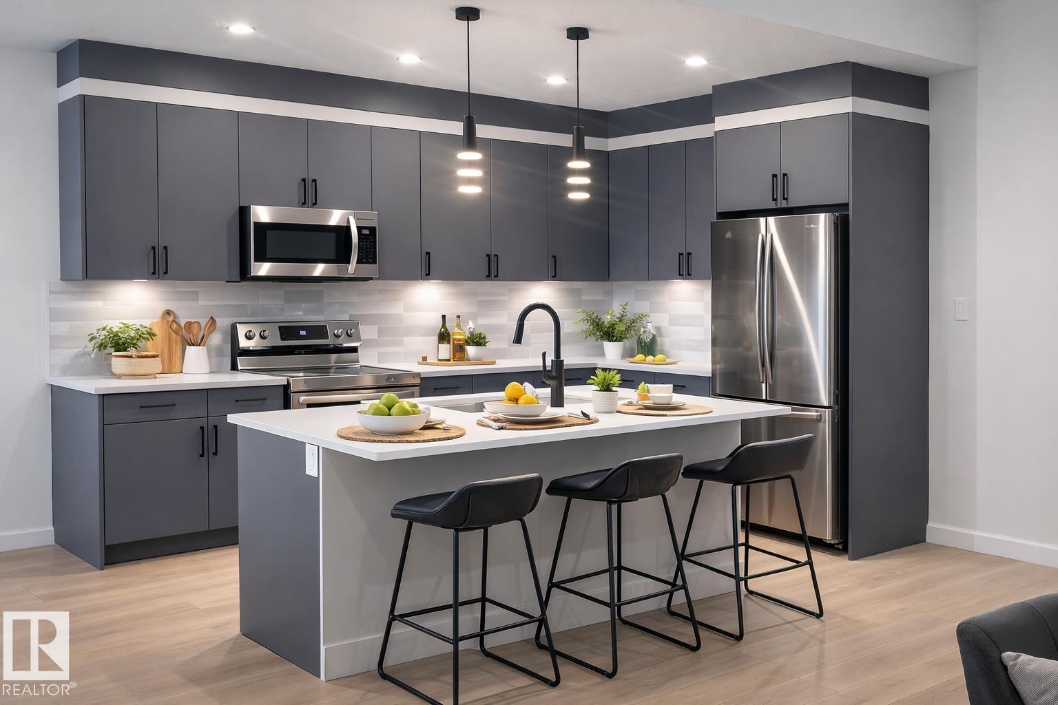 10617/19/21 83 ST NW