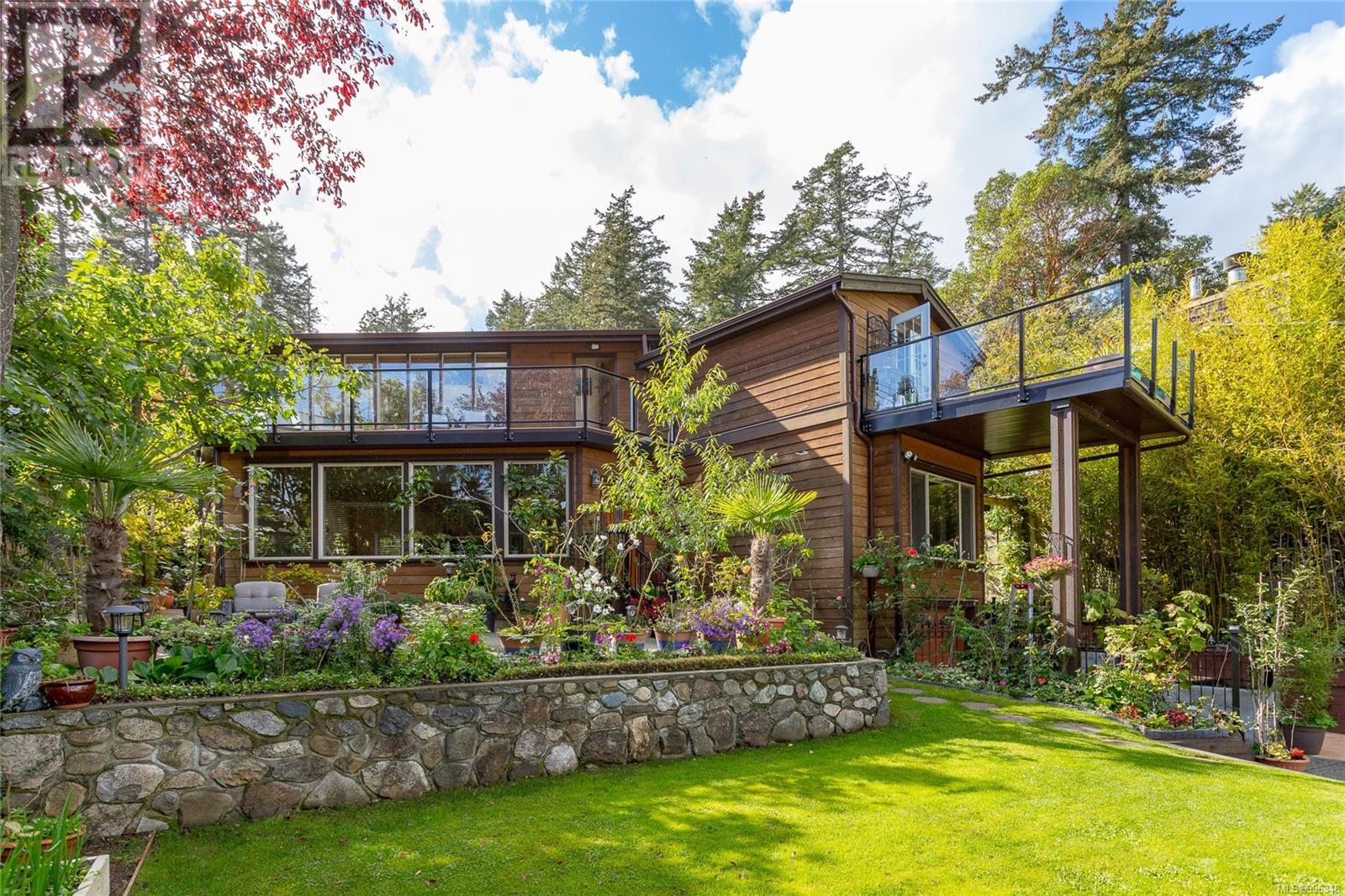4572 Cordova Bay Rd