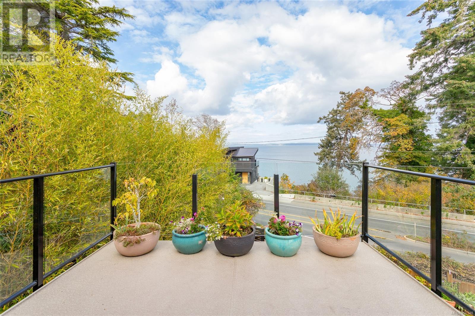 4572 Cordova Bay Rd