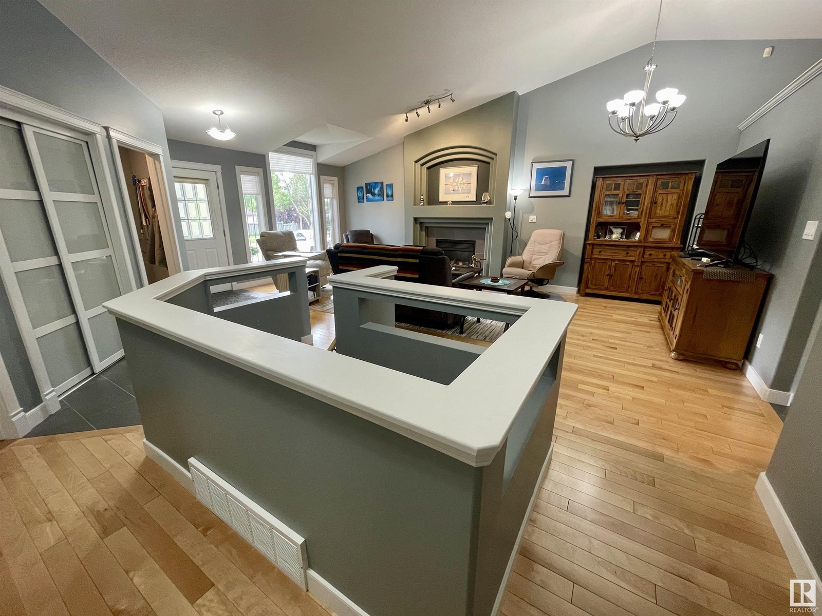 60 OAKMONT DR