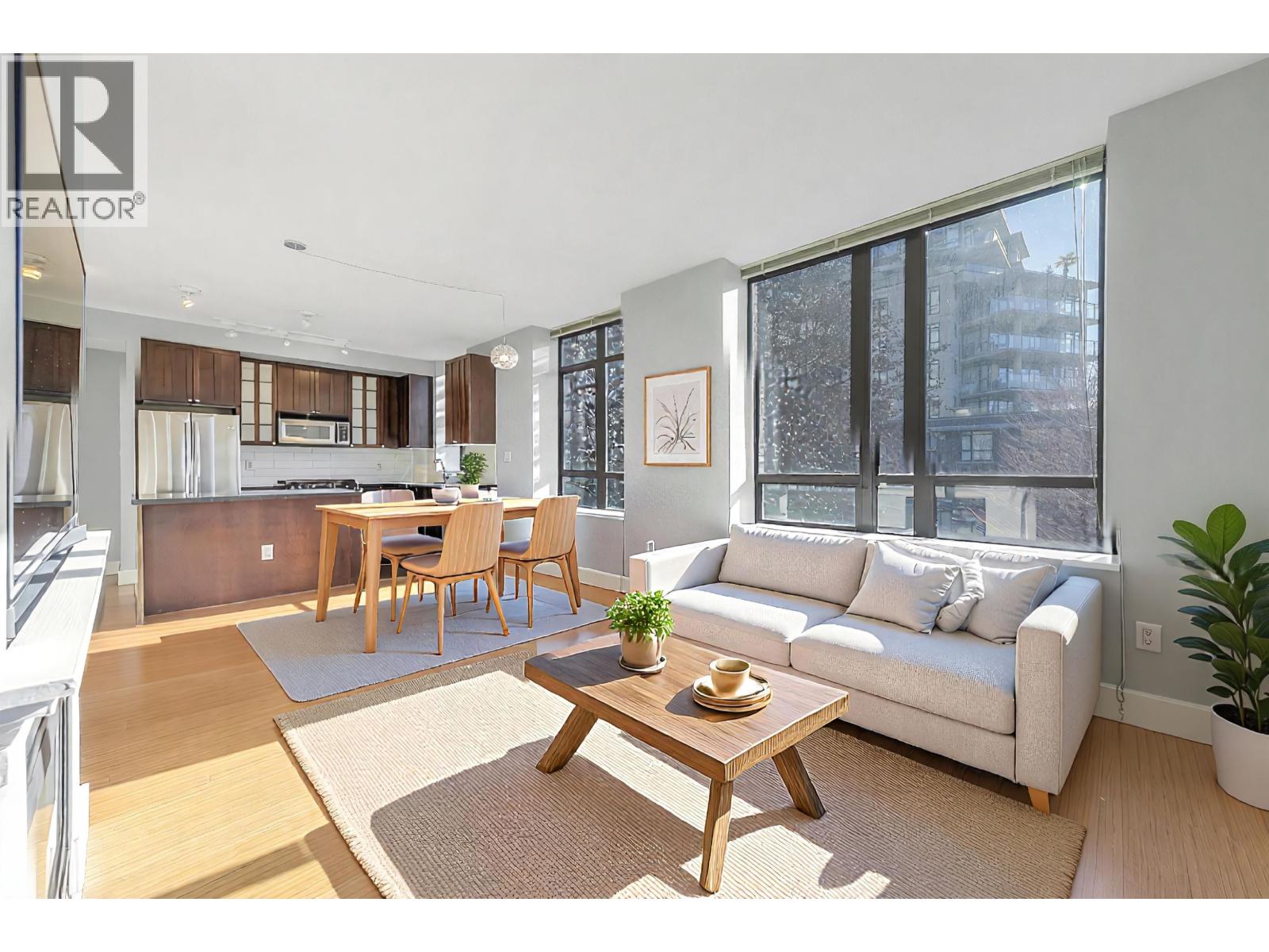 312 170 W 1ST STREET