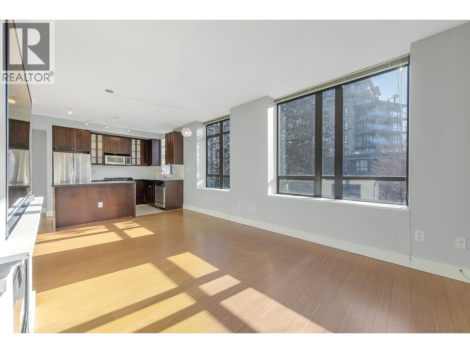 312 170 W 1ST STREET