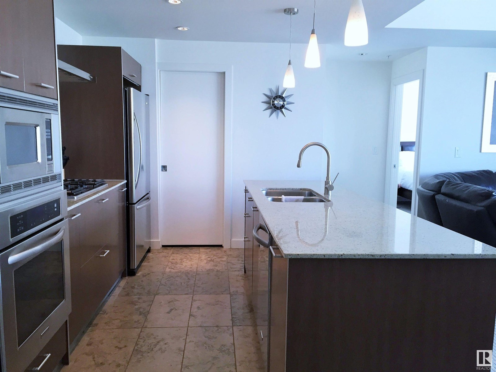 #410 2504 109 ST NW