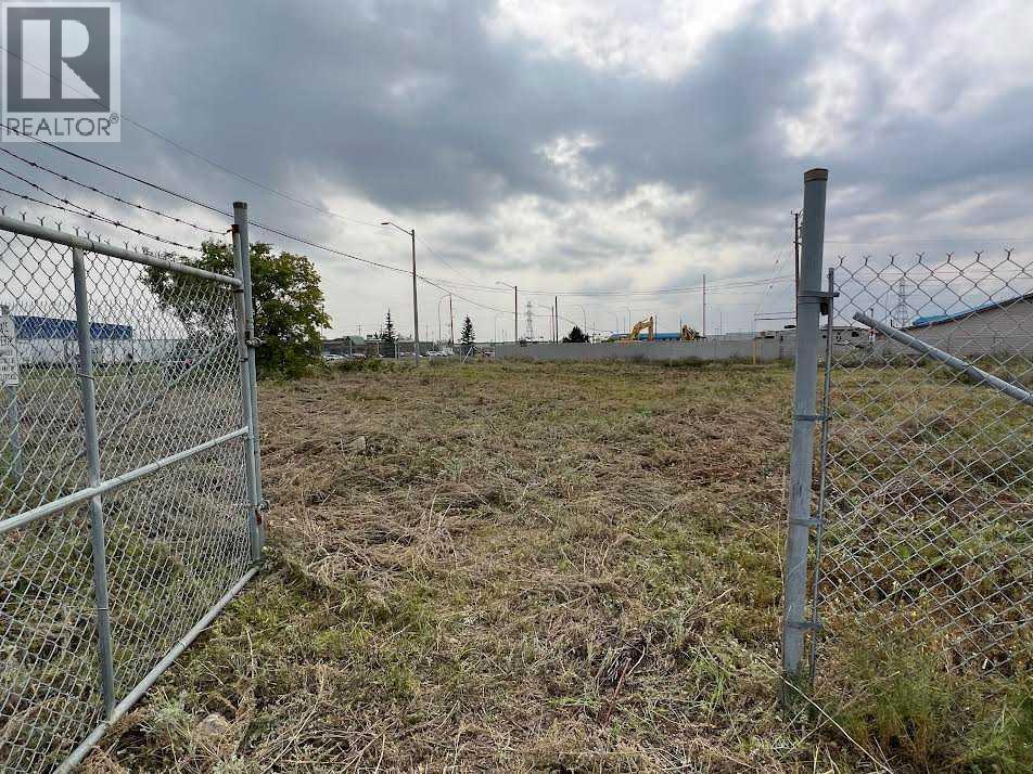 2535-2543 48 Avenue SE